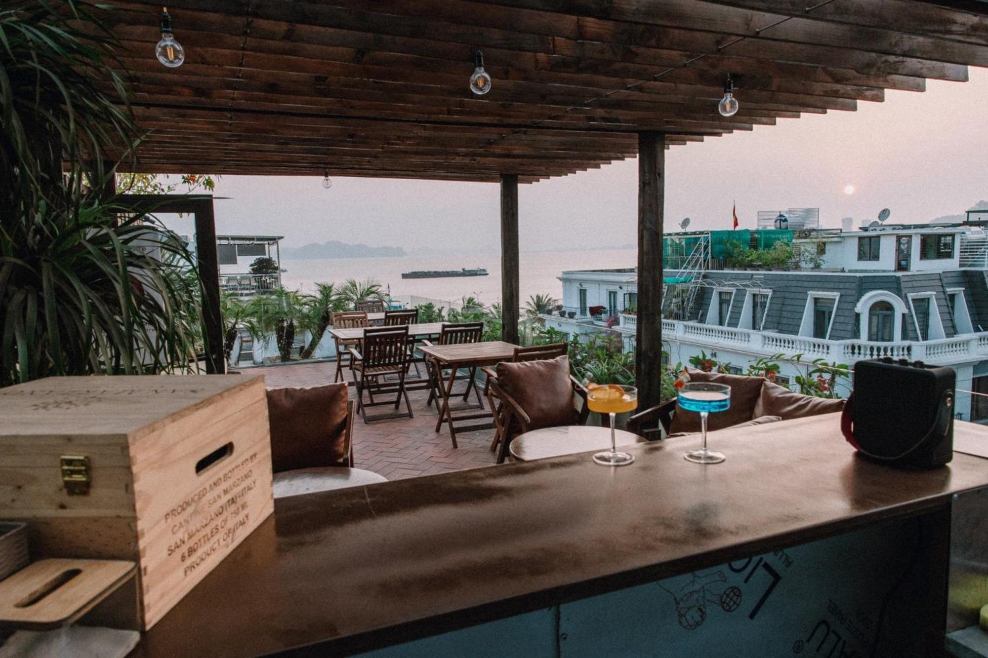 Deja Vu House Ha Long Hotel Екстериор снимка
